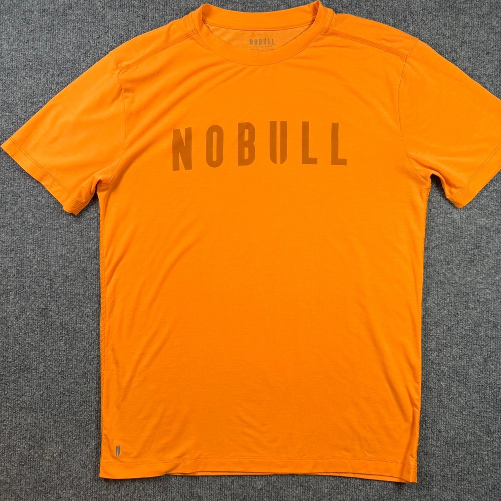 NOBULL Graphic Performance T-Shirt Mens Medium Orange Short Sleeve Training Tee